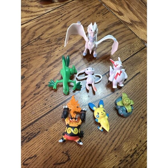 TOMY Pokemon Figure Lot Of 7 Flareon - Picture 1 of 5